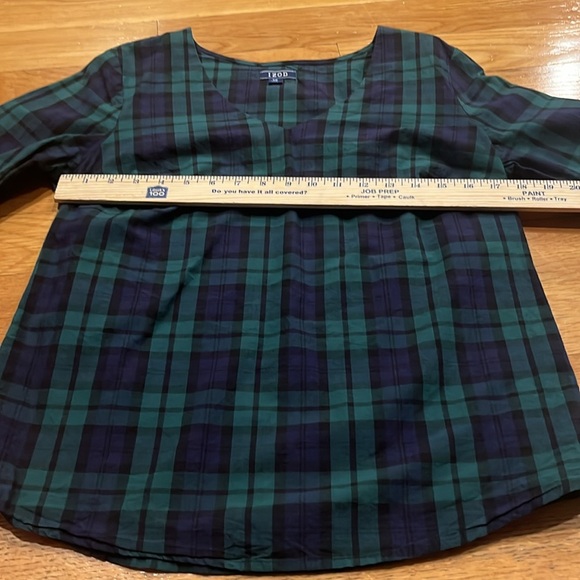 Izod women’s plaid 3/4 bell sleeve blouse size small. - Picture 5 of 8